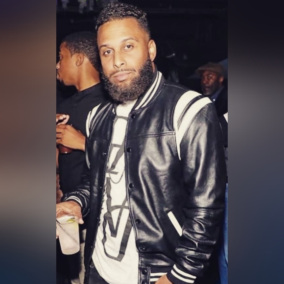 My favorite jacket. Barney's is a classic brand that no longer has stores. 500$ - Picture 4 of 4